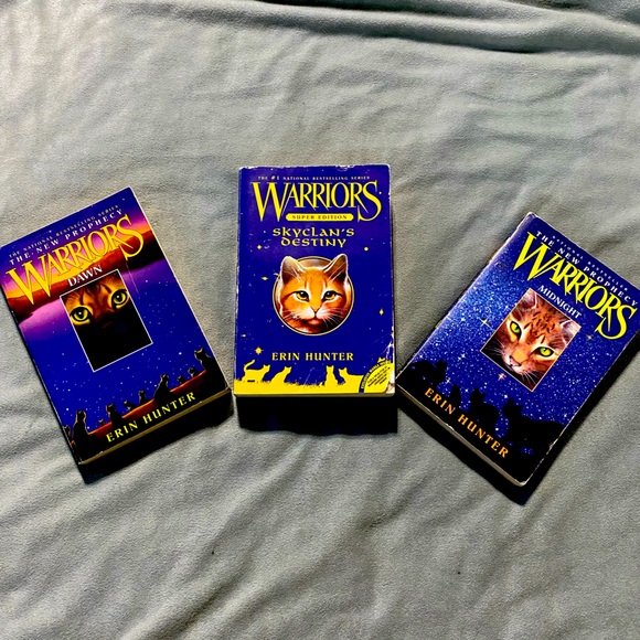 Warriors books group of three - Picture 1 of 5